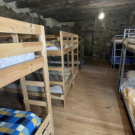 Albergue Del Oso Tierraluz アルブシエス エクステリア 写真