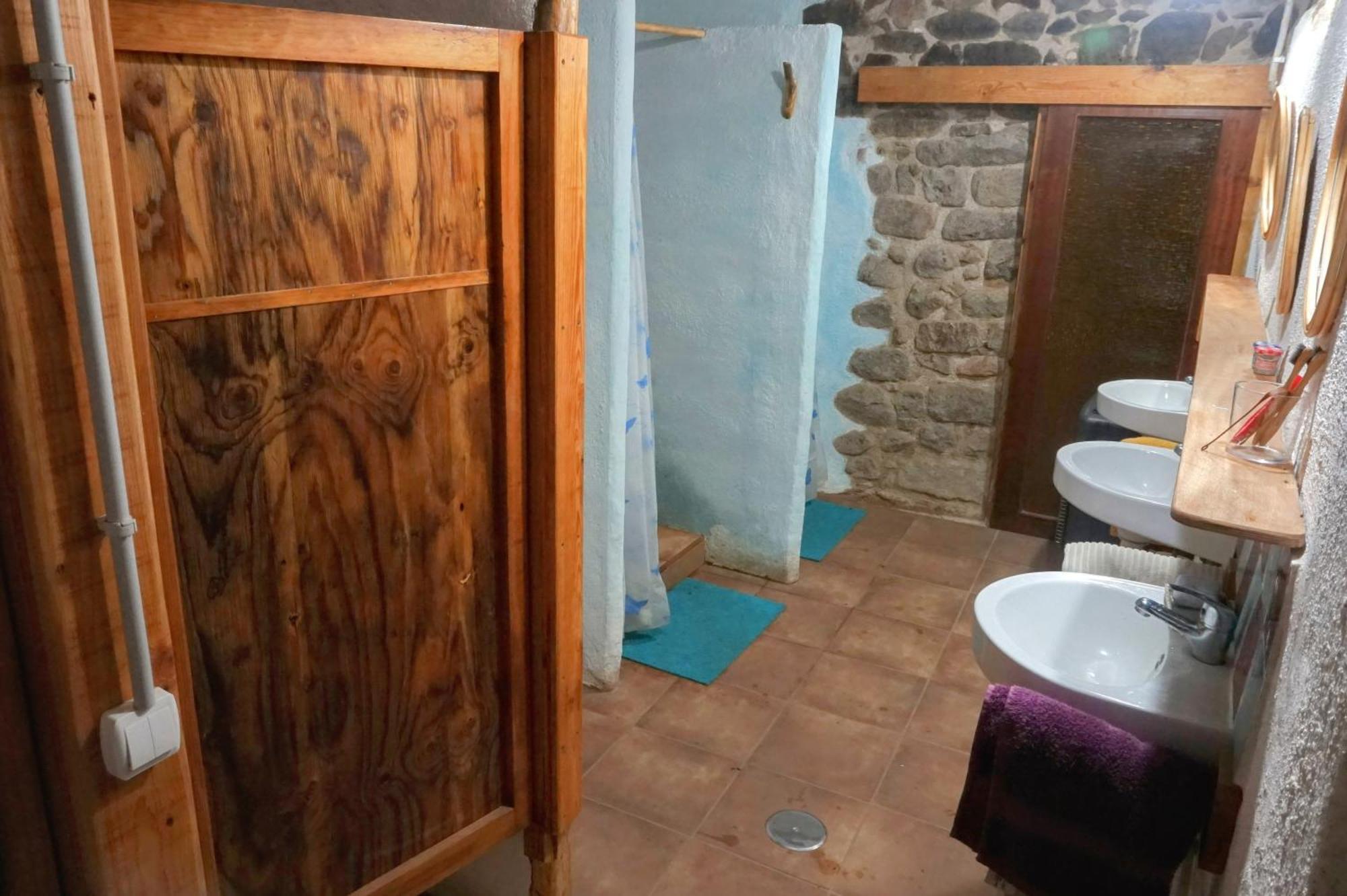 Albergue Del Oso Tierraluz アルブシエス エクステリア 写真